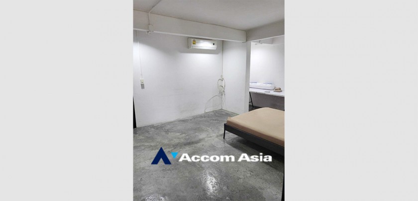 10  3 br House for rent and sale in Sukhumvit ,Bangkok BTS Punnawithi AA33215