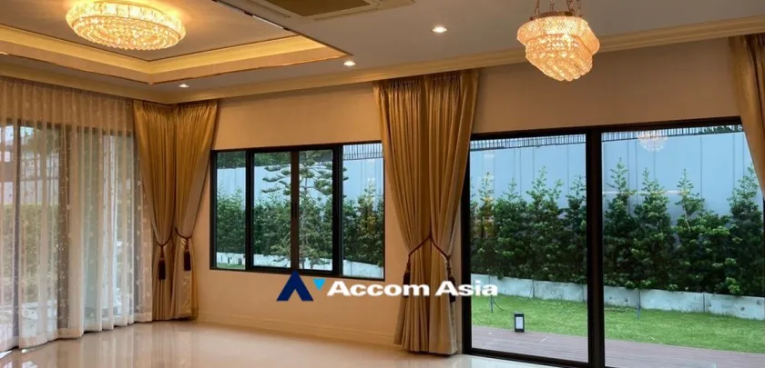 unitPet friendly |  4 Bedrooms  House For Sale in Pattanakarn, Bangkok  near ARL Hua Mak (AA33220)