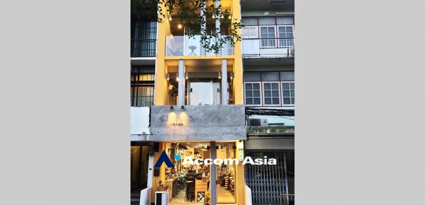 unit Shophouse For Sale in Sukhumvit, Bangkok  near BTS Phra khanong (AA33221)