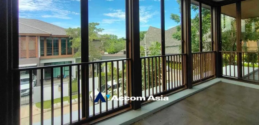 unitPet friendly |  6 Bedrooms  House For Sale in Pattanakarn, Bangkok  near ARL Hua Mak (AA33225)