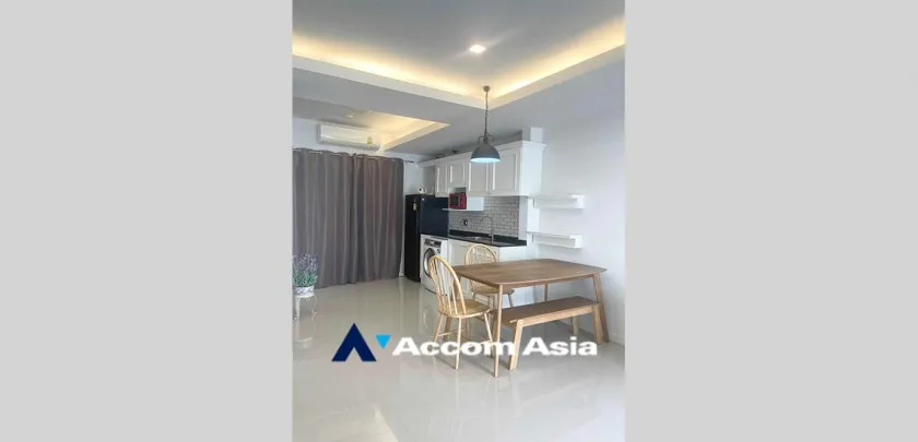 unit 3 Bedrooms  Townhouse For Rent & Sale in Samutprakan, Samutprakan  (AA33230)