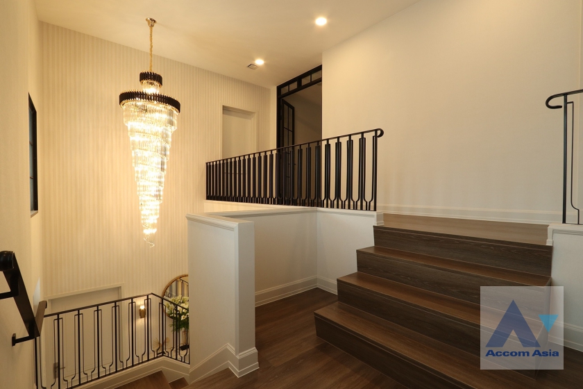 5  4 br House For Rent in Latkrabang ,Bangkok ARL Ban Thap Chang at Nantawan Rama 9 New Krungthepkreetha AA33242