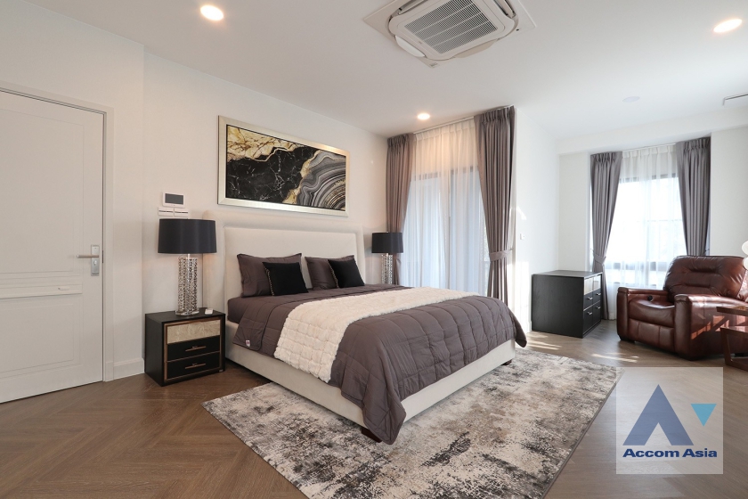 10  4 br House For Rent in Latkrabang ,Bangkok ARL Ban Thap Chang at Nantawan Rama 9 New Krungthepkreetha AA33242