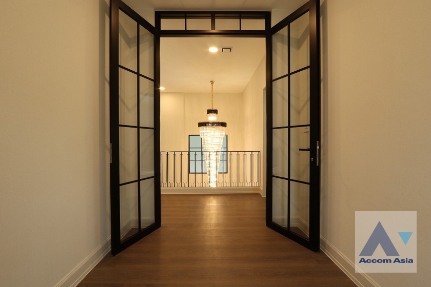 6  4 br House For Rent in Latkrabang ,Bangkok ARL Ban Thap Chang at Nantawan Rama 9 New Krungthepkreetha AA33242