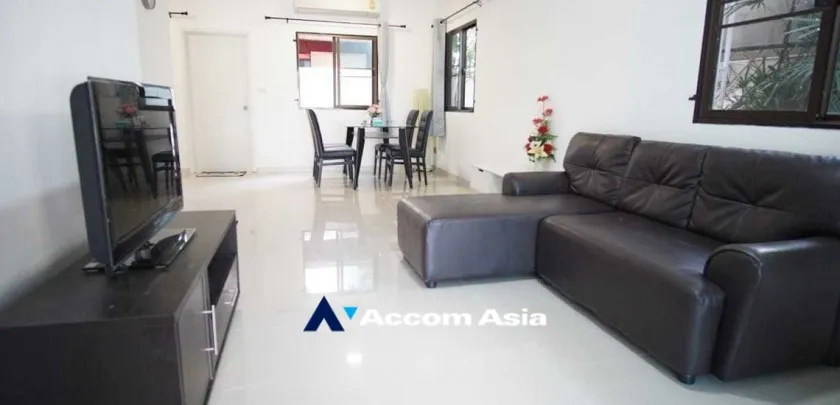 unit 3 Bedrooms  House For Rent in Pattanakarn, Bangkok  (AA33280)