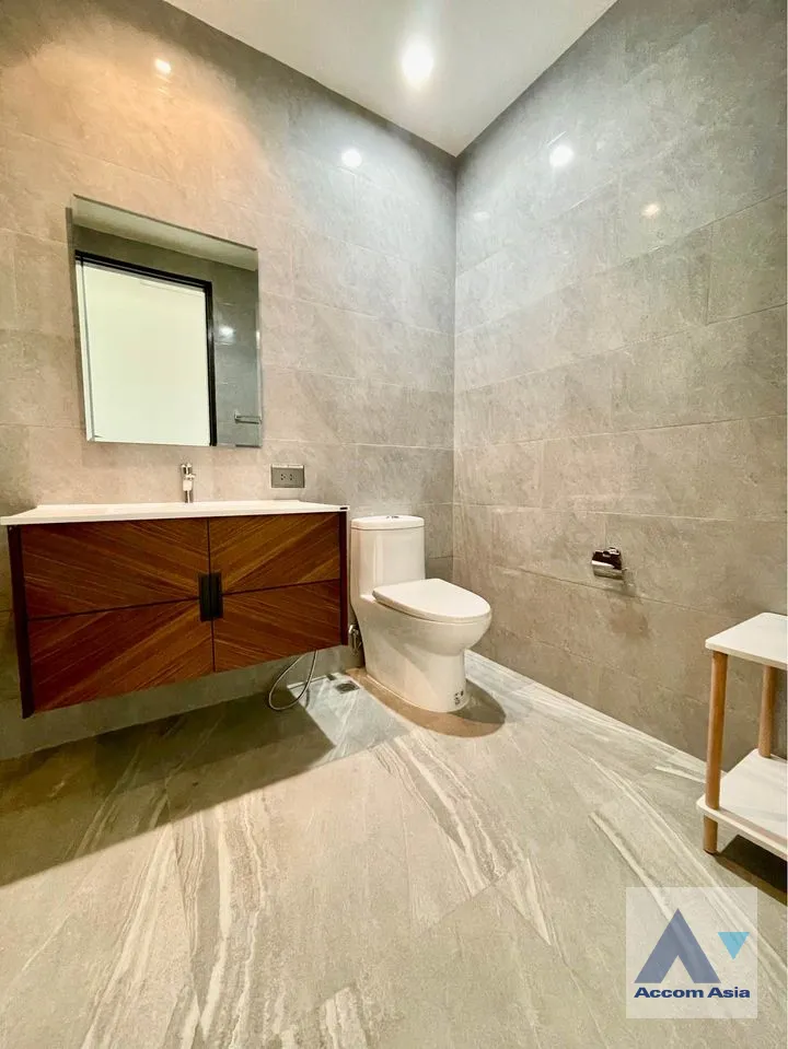 18  3 br Condominium For Rent in Sukhumvit ,Bangkok BTS Phrom Phong at The Madison AA33284