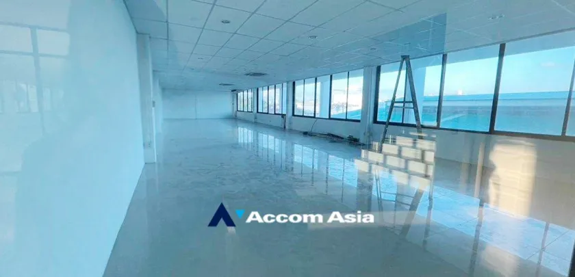 unit Office space For Rent in Sukhumvit, Bangkok  near BTS Phra khanong (AA33294)