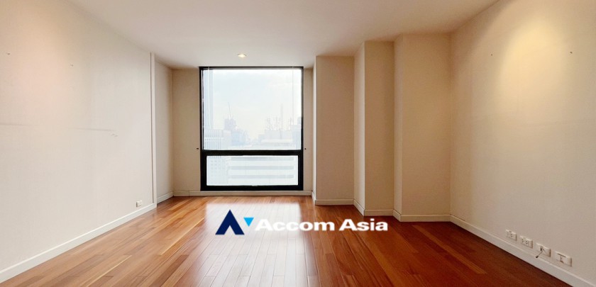 28  3 br Condominium For Sale in Ploenchit ,Bangkok BTS Chitlom at Somkid Gardens AA33297