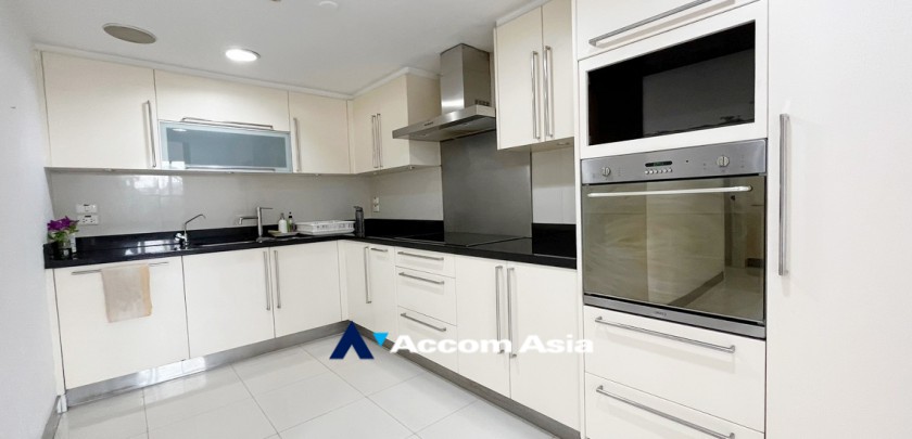 17  3 br Condominium For Sale in Ploenchit ,Bangkok BTS Chitlom at Somkid Gardens AA33297