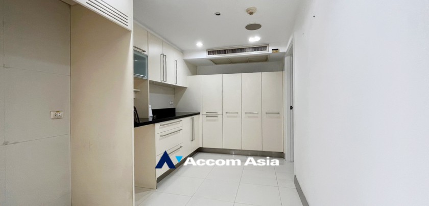 15  3 br Condominium For Sale in Ploenchit ,Bangkok BTS Chitlom at Somkid Gardens AA33297
