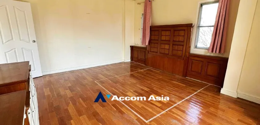 12  3 br House for rent and sale in Pattanakarn ,Bangkok BTS Bang Chak at Nantawan Village Onnuch AA33303