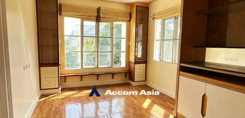 10  3 br House for rent and sale in Pattanakarn ,Bangkok BTS Bang Chak at Nantawan Village Onnuch AA33303