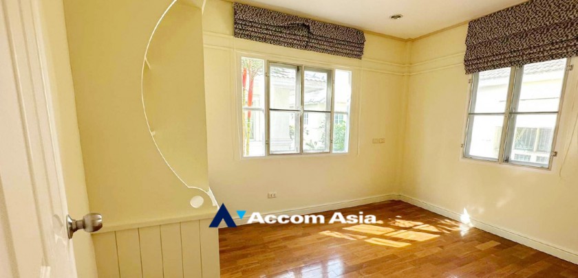 15  3 br House for rent and sale in Pattanakarn ,Bangkok BTS Bang Chak at Nantawan Village Onnuch AA33303