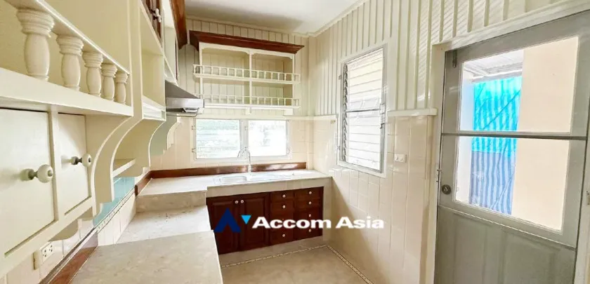 7  3 br House for rent and sale in Pattanakarn ,Bangkok BTS Bang Chak at Nantawan Village Onnuch AA33303