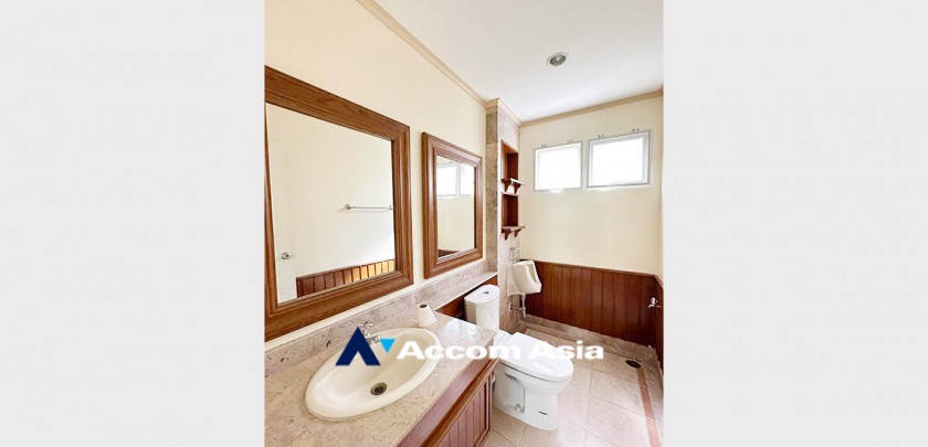 18  3 br House for rent and sale in Pattanakarn ,Bangkok BTS Bang Chak at Nantawan Village Onnuch AA33303