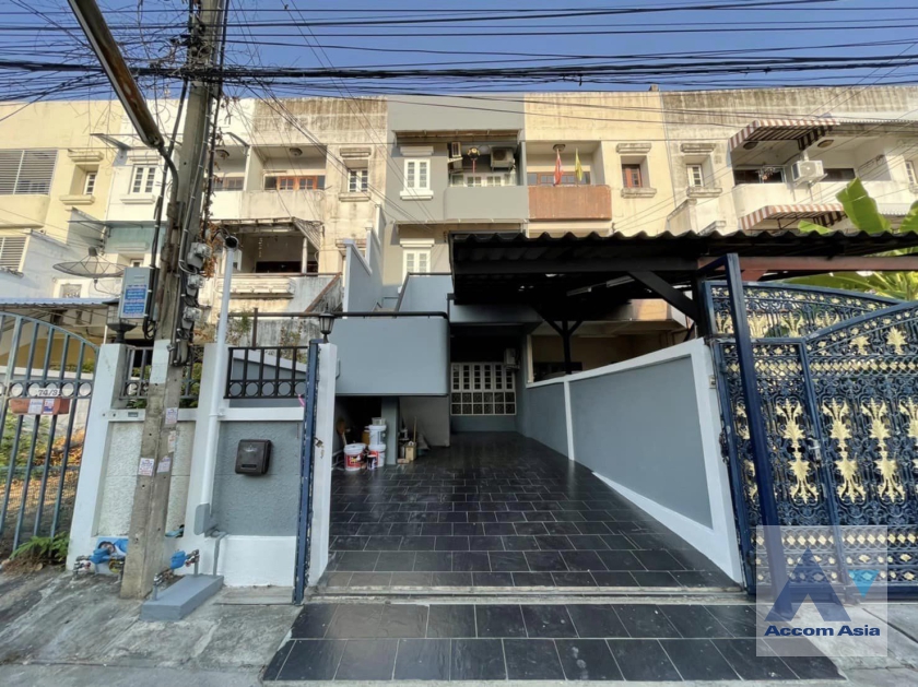  2  5 br Townhouse For Rent in Ratchadaphisek ,Bangkok MRT Sutthisan AA33316