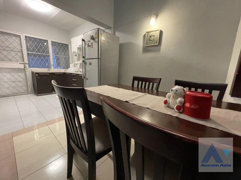 5  5 br Townhouse For Rent in Ratchadaphisek ,Bangkok MRT Sutthisan AA33316