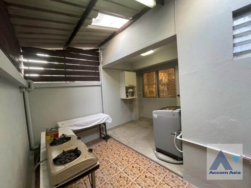 8  5 br Townhouse For Rent in Ratchadaphisek ,Bangkok MRT Sutthisan AA33316