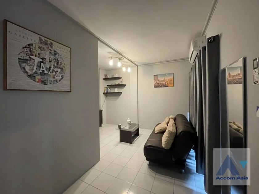 4  5 br Townhouse For Rent in Ratchadaphisek ,Bangkok MRT Sutthisan AA33316