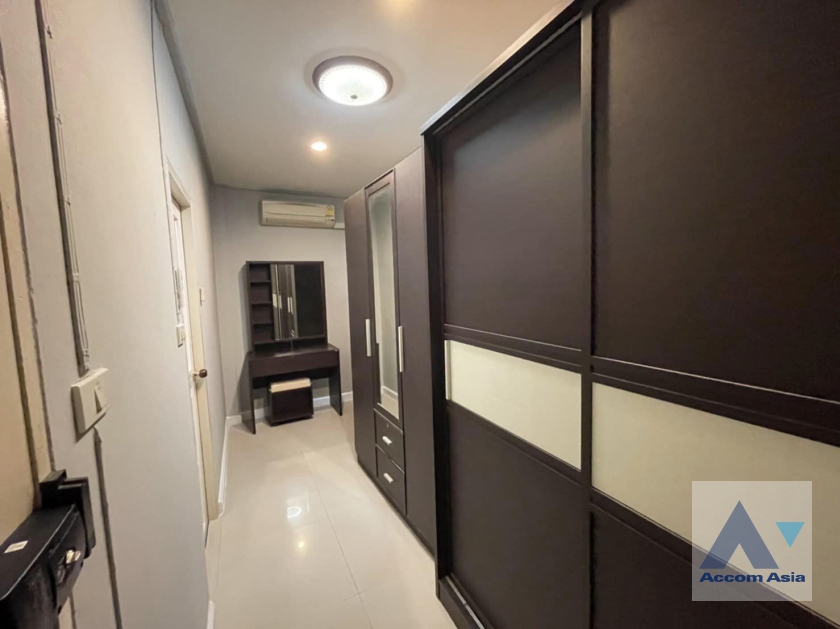 9  5 br Townhouse For Rent in Ratchadaphisek ,Bangkok MRT Sutthisan AA33316