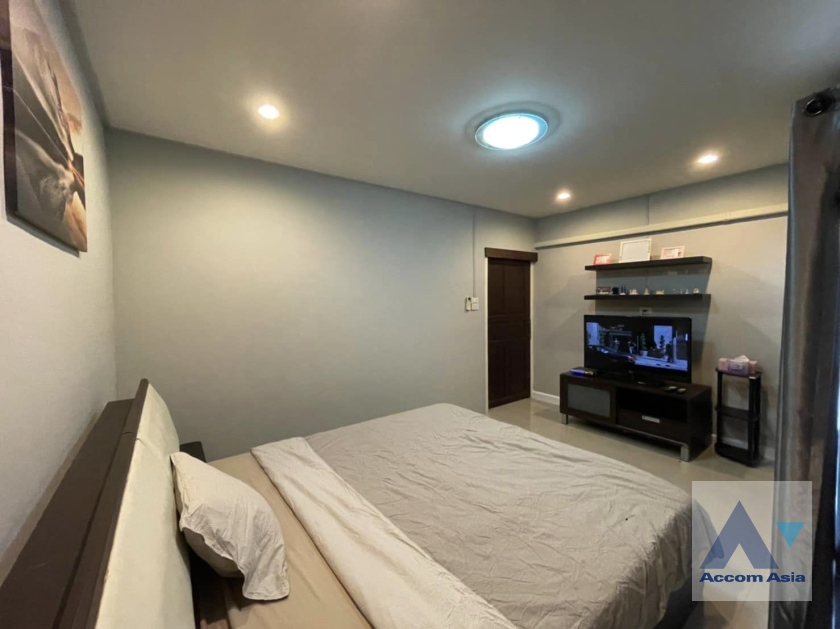 12  5 br Townhouse For Rent in Ratchadaphisek ,Bangkok MRT Sutthisan AA33316