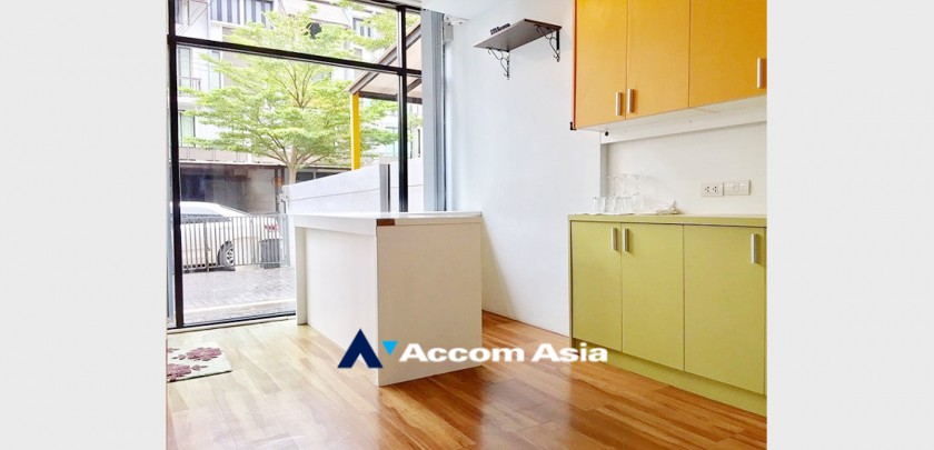  1  6 br Townhouse for rent and sale in Pattanakarn ,Bangkok BTS On Nut at Areeya Mandarina 77 AA33317