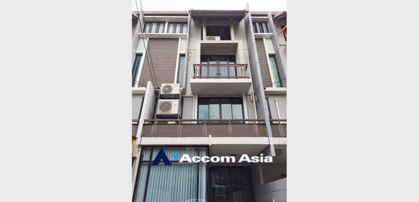  2  6 br Townhouse for rent and sale in Pattanakarn ,Bangkok BTS On Nut at Areeya Mandarina 77 AA33317