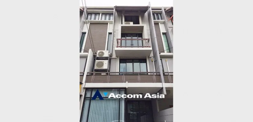  2  6 br Townhouse for rent and sale in Pattanakarn ,Bangkok BTS On Nut at Areeya Mandarina 77 AA33317