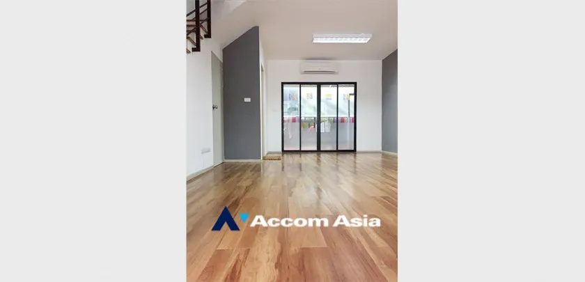 unitHome Office, Pet friendly |  6 Bedrooms  Townhouse For Rent & Sale in Pattanakarn, Bangkok  near BTS On Nut (AA33317)
