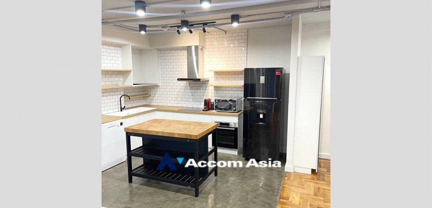 unit 2 Bedrooms  Condominium For Rent & Sale in Sukhumvit, Bangkok  near BTS Phrom Phong (AA33320)