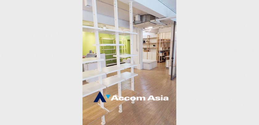 4  Retail / Showroom For Rent in Sukhumvit ,Bangkok BTS Phra khanong AA33329