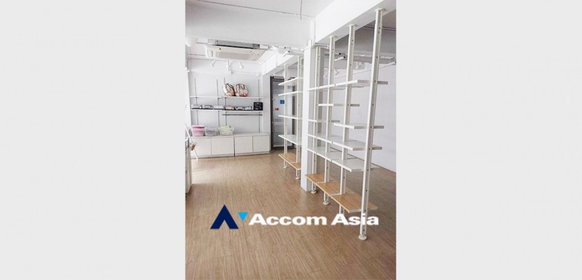6  Retail / Showroom For Rent in Sukhumvit ,Bangkok BTS Phra khanong AA33329