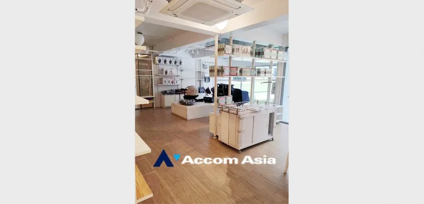 unit Retail / showroom For Rent in Sukhumvit, Bangkok  near BTS Phra khanong (AA33329)