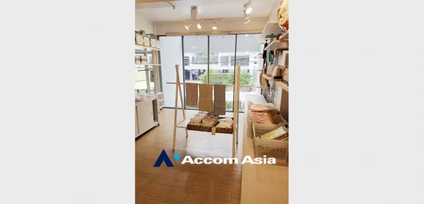  1  Retail / Showroom For Rent in Sukhumvit ,Bangkok BTS Phra khanong AA33329