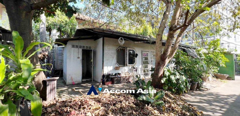  2  Land For Sale in Pattanakarn ,Bangkok BTS On Nut AA33356