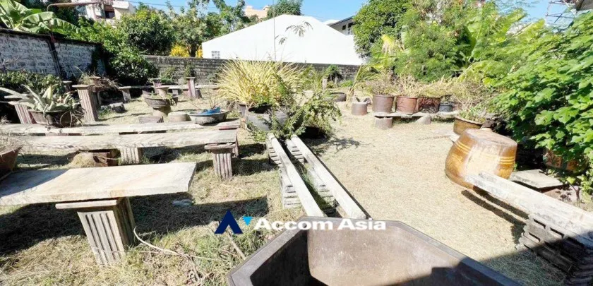  1  Land For Sale in Pattanakarn ,Bangkok BTS On Nut AA33356