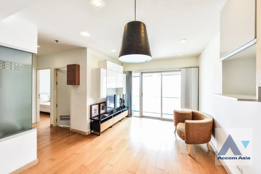 unit 2 Bedrooms  Condominium For Sale in Silom, Bangkok  near MRT Sam Yan - BTS Sala Daeng (AA33359)