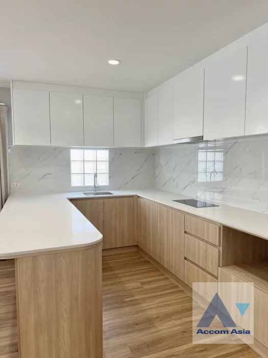 5  4 br House for rent and sale in Sathorn ,Bangkok BRT Arkhan Songkhro AA33376