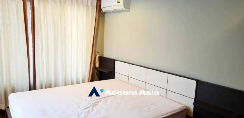 unit 2 Bedrooms  Condominium For Rent in Pattanakarn, Bangkok  near BTS Nana (AA33386)