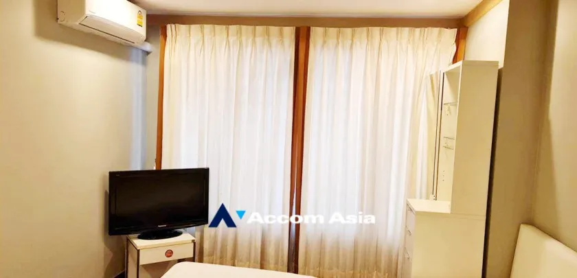 unit 2 Bedrooms  Condominium For Rent in Pattanakarn, Bangkok  near BTS Nana (AA33386)