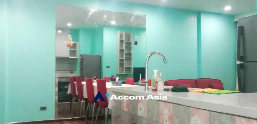 unit 2 Bedrooms  Condominium For Sale in Sukhumvit, Bangkok  near BTS Phra khanong (AA33398)