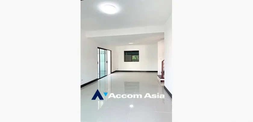 unitHome Office |  4 Bedrooms  House For Rent & Sale in Dusit, Bangkok  (AA33401)