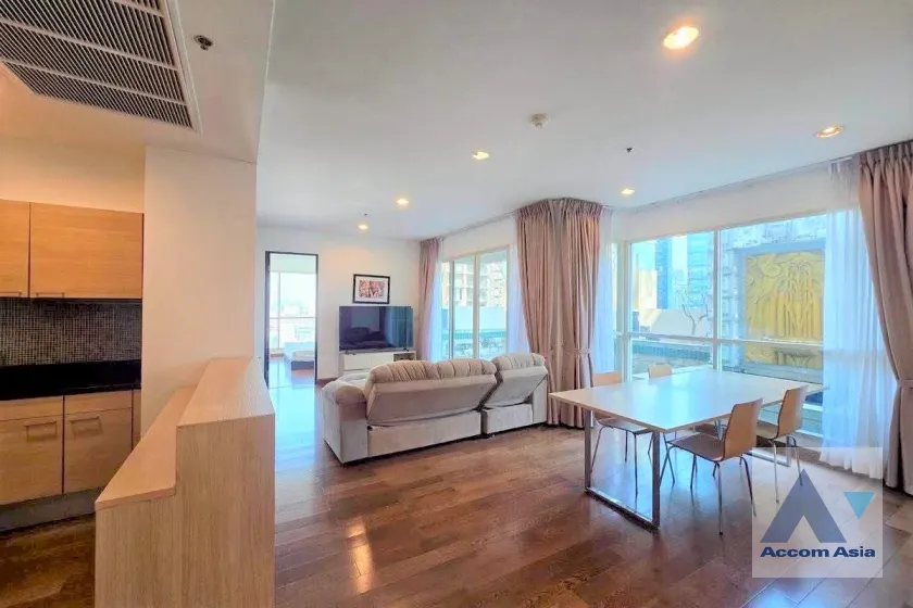 unit 3 Bedrooms  Condominium For Rent in Ploenchit, Bangkok  near BTS Chitlom (AA33404)