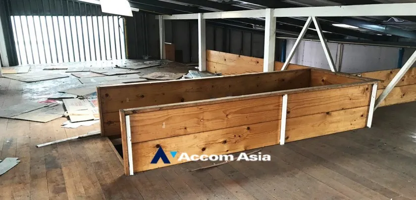 5  Townhouse For Sale in Dusit ,Bangkok  AA33406