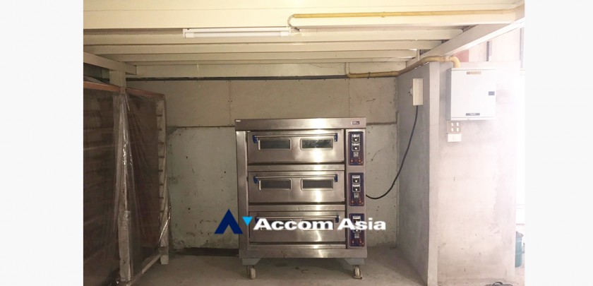  1  Townhouse For Sale in Dusit ,Bangkok  AA33406