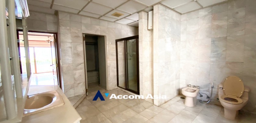 16  3 br Apartment For Rent in Sukhumvit ,Bangkok BTS Phrom Phong at Greenery garden and privacy AA33410