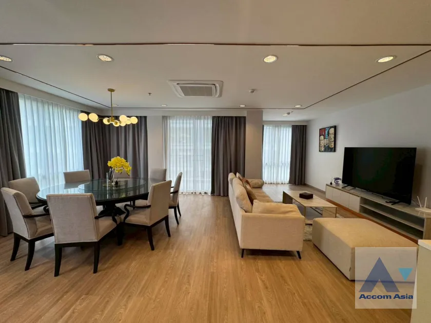 unitPet friendly | Spacious apartment with neat design and natural light in Sathorn (AA33431)