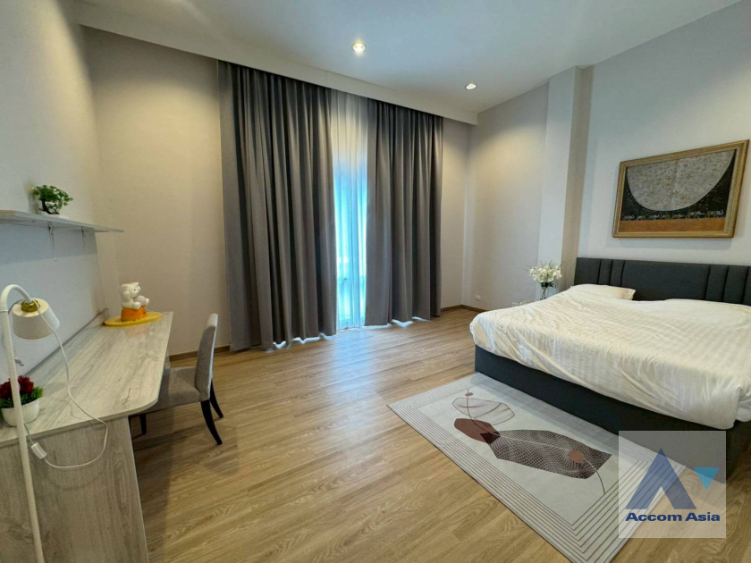 7  3 br Apartment For Rent in Sathorn ,Bangkok BTS Chong Nonsi at Luxury Designed in Prime Area AA33439