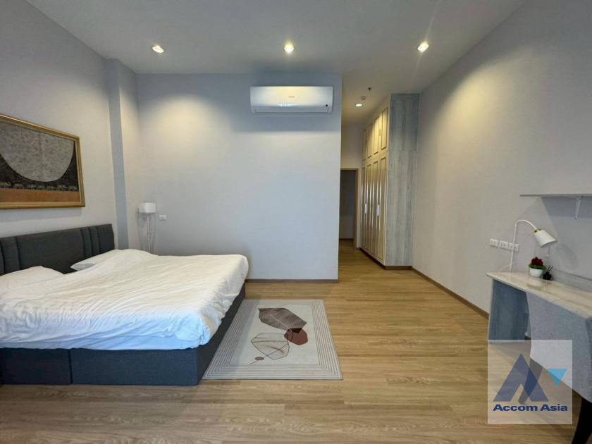 6  3 br Apartment For Rent in Sathorn ,Bangkok BTS Chong Nonsi at Luxury Designed in Prime Area AA33439