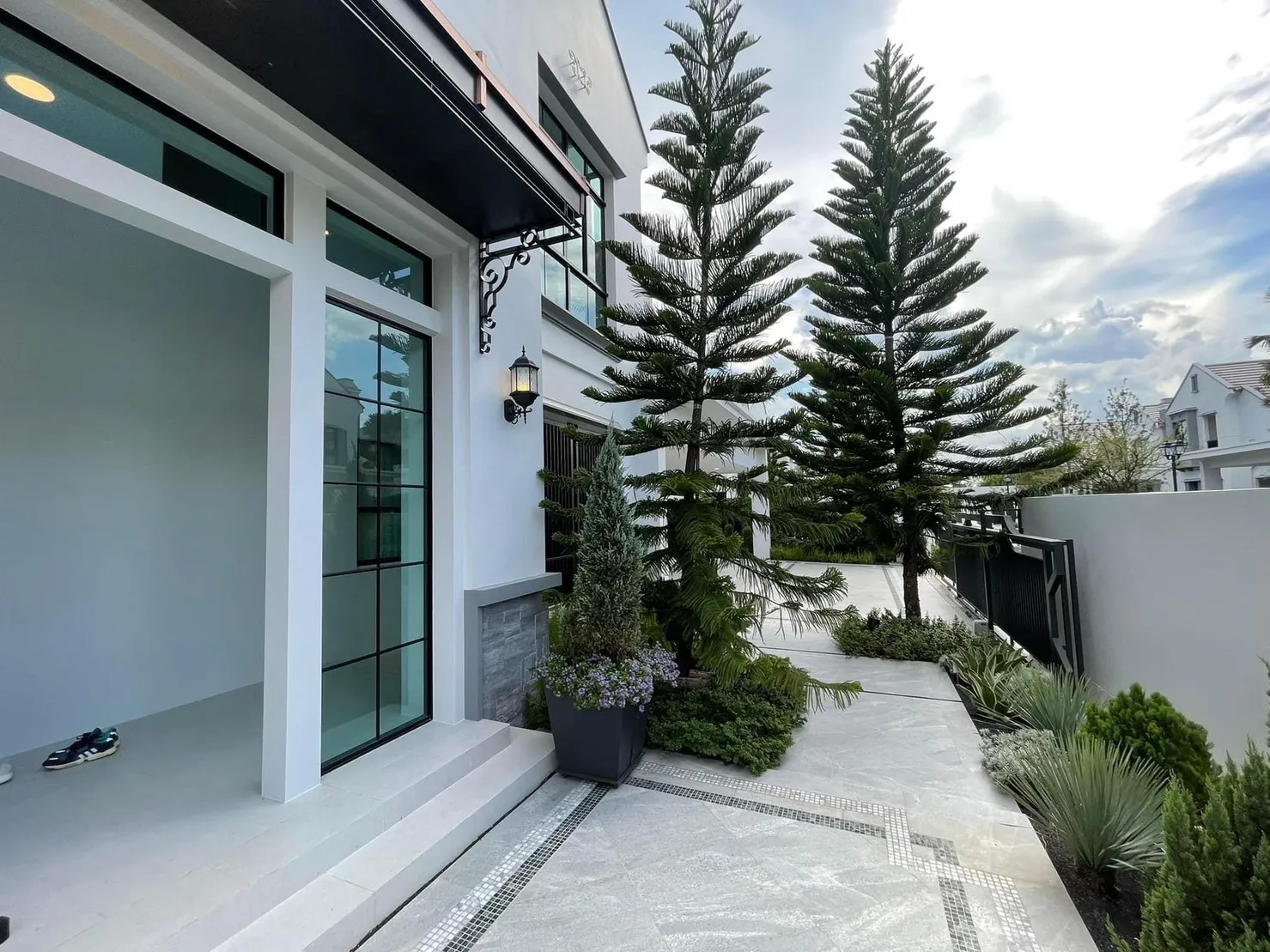 14  5 br House For Sale in Pattanakarn ,Bangkok ARL Ban Thap Chang at Exclusive Village AA33468